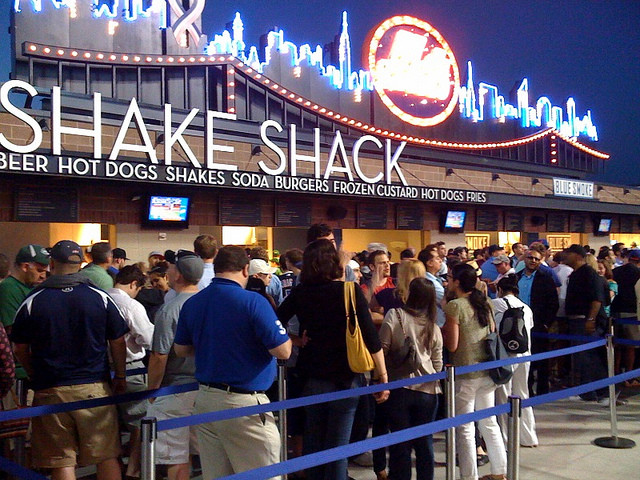 美國(guó)“舒食快餐”Shake Shack是如何抓住中產(chǎn)市場(chǎng)的？|餐飲界