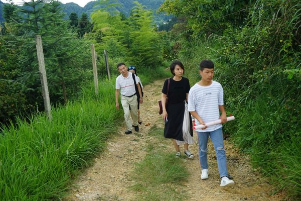 29年教學(xué)，9年公益，他以身作則，改變了無數(shù)山區(qū)孩子的人生